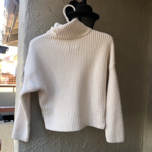 Abercrombie & Fitch Chunky Knit Turtleneck Sweater - Picture 3 of 3
